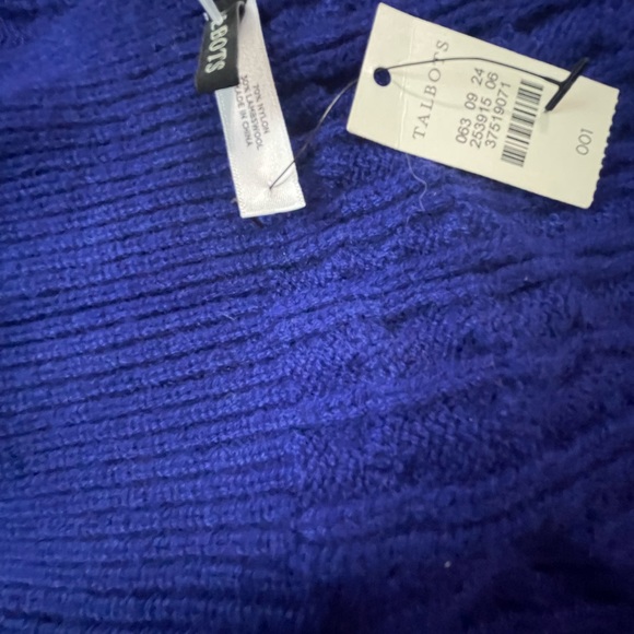 Talbots knit Scarf - Picture 6 of 6